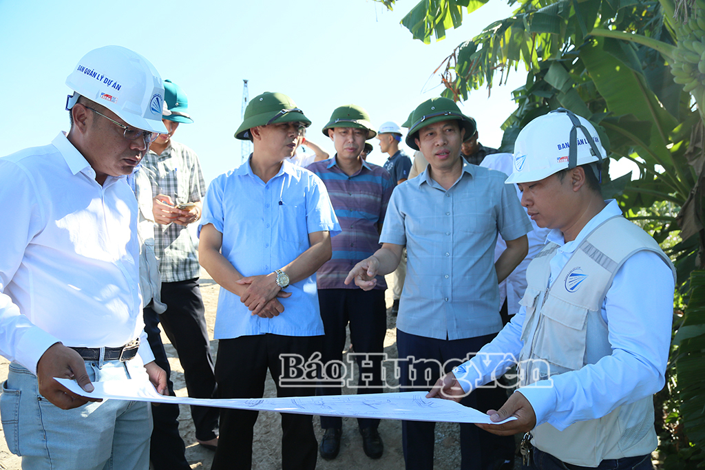 Đồng chí Phó Chủ tịch UBND tỉnh Lại Văn Hoàn kiểm tra tiến độ giải phóng mặt bằng dự án cao tốc CT.08