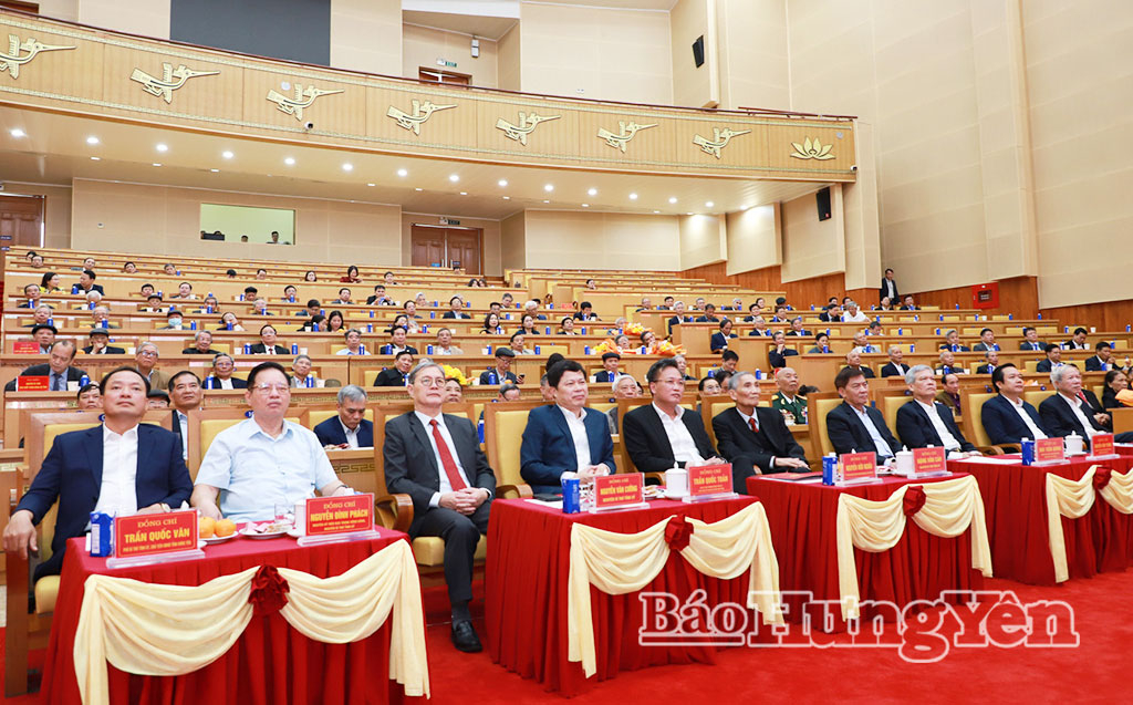 Ban Thường vụ Tỉnh ủy gặp mặt các đồng chí nguyên lãnh đạo tỉnh, nguyên Ủy viên Ban Chấp hành Đảng bộ tỉnh