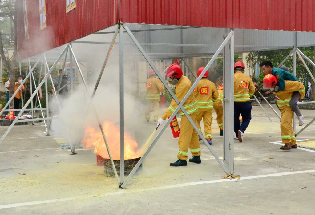 Thị xã Mỹ Hào: Hội thi nghiệp vụ chữa cháy và cứu nạn, cứu hộ “Tổ liên gia an toàn phòng cháy, chữa cháy”
