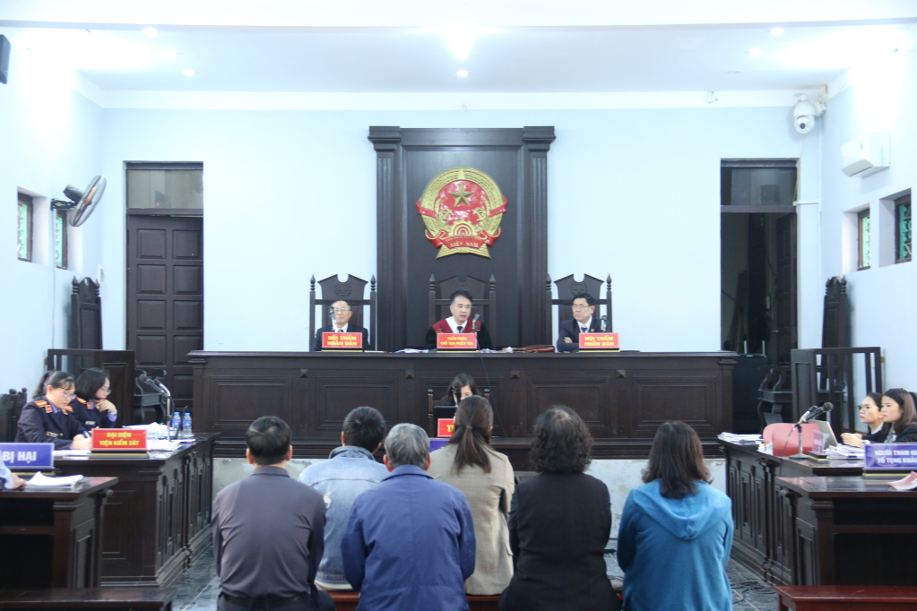 6 bị cáo nguyên là cán bộ, nhân viên Ngân hàng Nhà nước chi nhánh tỉnh Hưng Yên lĩnh án