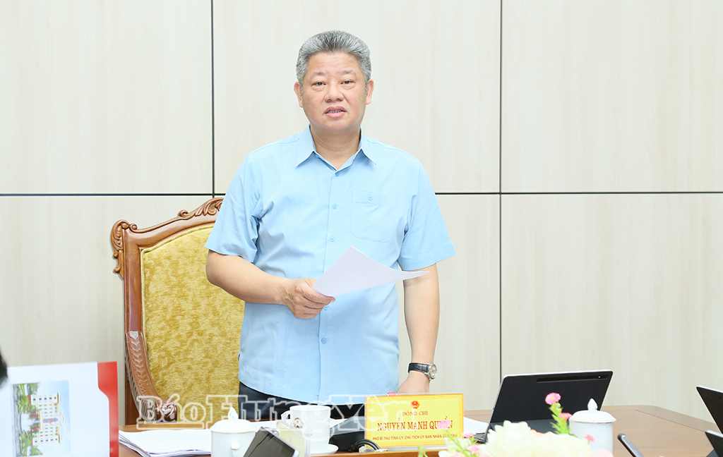 UBND tỉnh bàn giải pháp giảm nghèo, bảo đảm nước sạch và xử lý rác thải