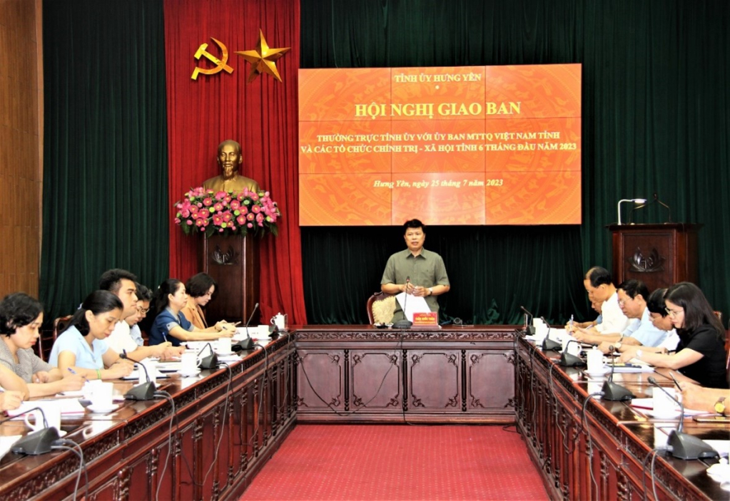 Thường trực Tỉnh ủy giao ban với Ủy ban MTTQ Việt Nam tỉnh và các tổ chức chính trị - xã hội tỉnh 6 tháng đầu năm