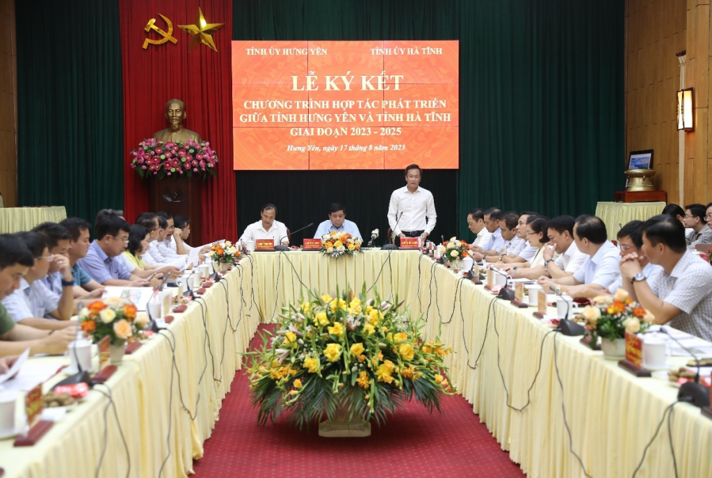 Trao đổi kinh nghiệm và ký kết Chương trình hợp tác, phát triển giữa hai tỉnh Hưng Yên và Hà Tĩnh