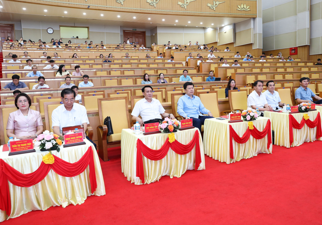 Quán triệt và triển khai thực hiện Nghị quyết số 41-NQ/TW của Bộ Chính trị về xây dựng và phát huy vai trò của đội ngũ doanh nhân Việt Nam trong thời kỳ mới