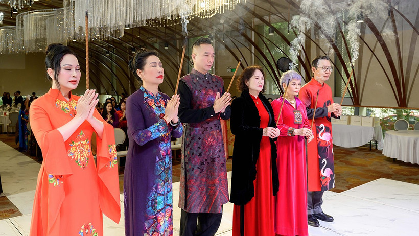 Câu lạc bộ Áo dài Việt Nam tổ chức Lễ Giỗ và Tri ân Tổ nghề may 2025