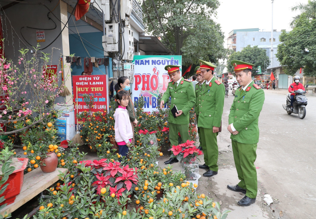 Công an thị xã Mỹ Hào: Giữ bình yên cho Nhân dân vui Xuân, đón Tết