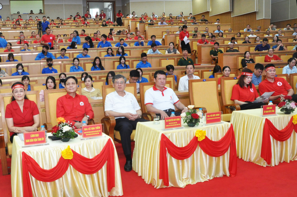 Chương trình Hành trình đỏ ngày hội hiến máu “Giọt hồng Hưng Yên” và tôn vinh người hiến máu tiêu biểu năm 2024