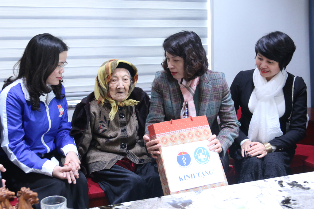 Chương trình khám, sàng lọc bệnh cho Nhân dân tại huyện Văn Giang