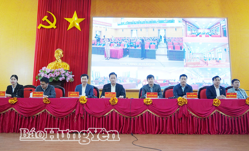 Hội nghị tiếp xúc giữa cử tri với những người ứng cử đại biểu HĐND tỉnh khóa XVIII tại đơn vị bầu cử số 8