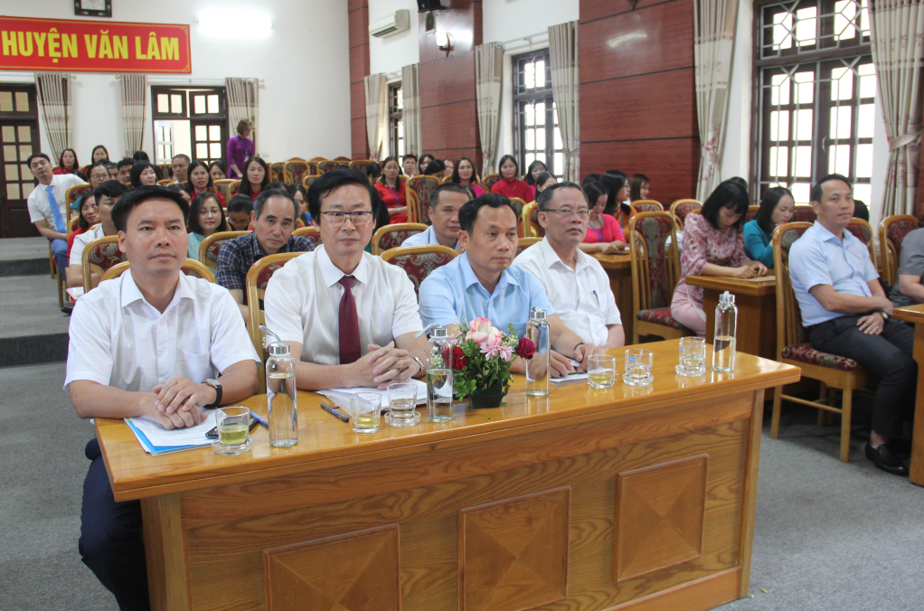 Trường Chính trị Nguyễn Văn Linh: Bế giảng lớp Trung cấp lý luận chính trị hệ không tập trung