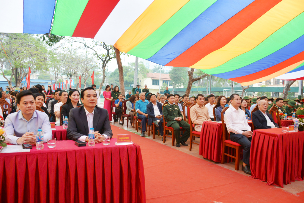 Thành phố Hưng Yên, thị xã Mỹ Hào và các huyện Phù Cừ, Kim Động, Yên Mỹ: Tổ chức giao lưu, gặp mặt thanh niên chuẩn bị nhập ngũ