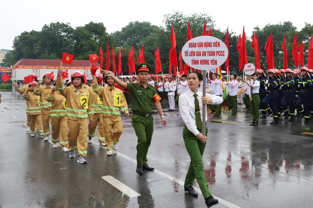 Một số hình ảnh tại hội thi nghiệp vụ chữa cháy và cứu nạn, cứu hộ “Tổ liên gia an toàn phòng cháy, chữa cháy” toàn quốc năm 2024 – vòng thứ hai, khu vực II