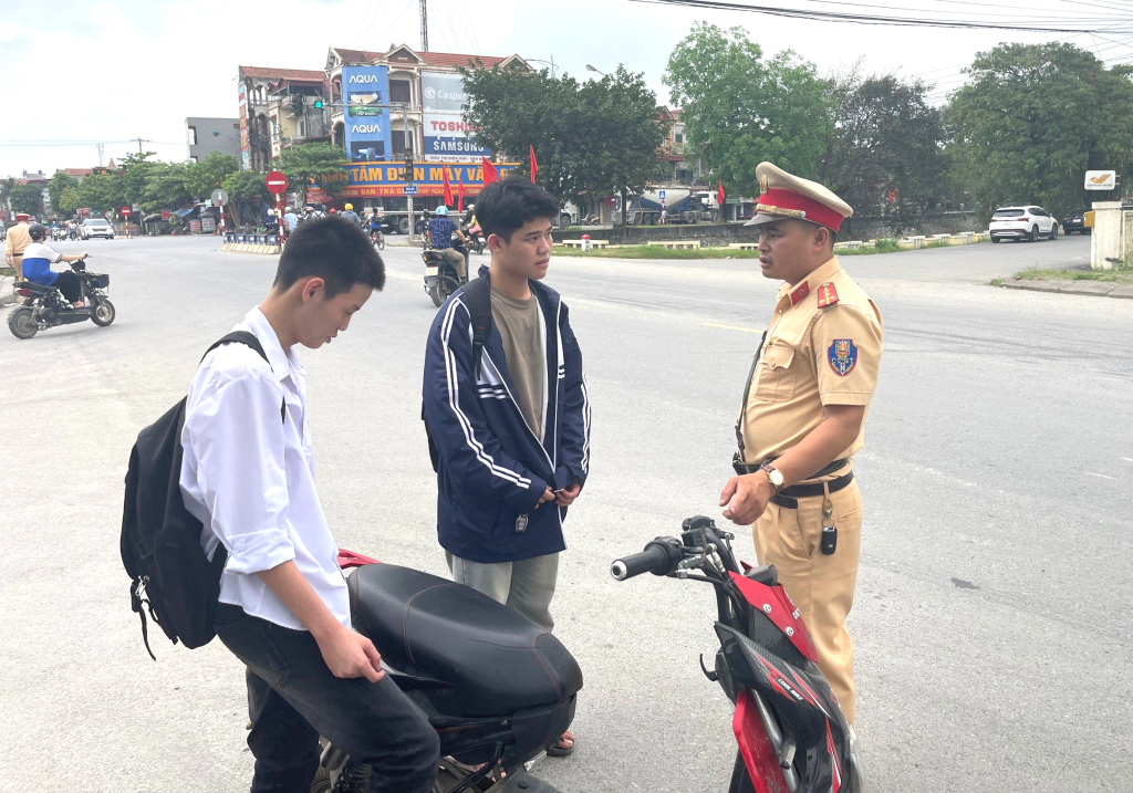 Bảo đảm trật tự an toàn giao thông cho kỳ thi tốt nghiệp THPT năm 2024