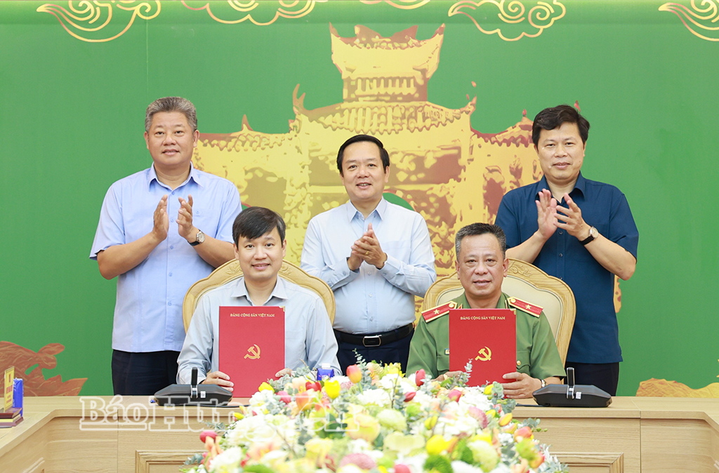 Đẩy mạnh ứng dụng khoa học, công nghệ, đổi mới sáng tạo và chuyển đổi số vào thực tiễn nhiệm vụ của địa phương, đơn vị