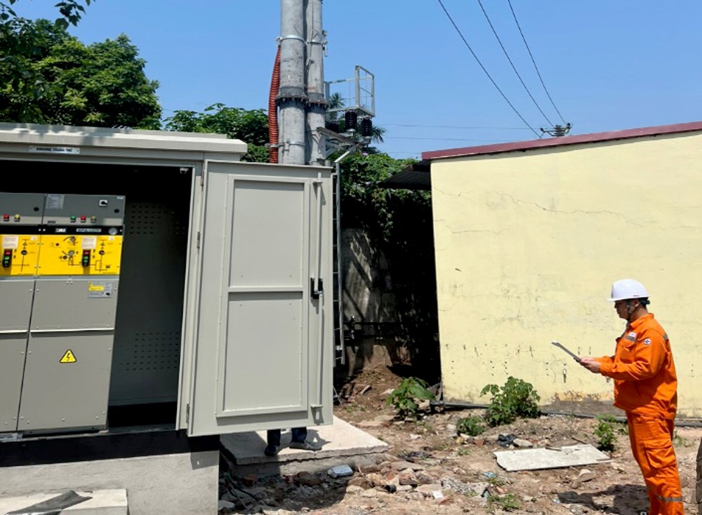 Điện lực Văn Giang: Hiệu quả dịch vụ thuê quản lý vận hành đường dây và trạm biến áp