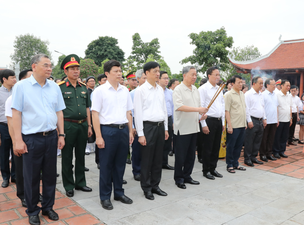 Chủ tịch nước Tô Lâm dâng hương tại Đền thờ Triệu Việt Vương, Khu lưu niệm Tổng Bí thư Nguyễn Văn Linh và Nhà tưởng niệm Trung tướng Nguyễn Bình