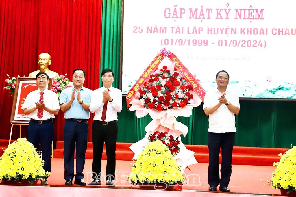 Gặp mặt kỷ niệm 25 năm tái lập huyện Khoái Châu