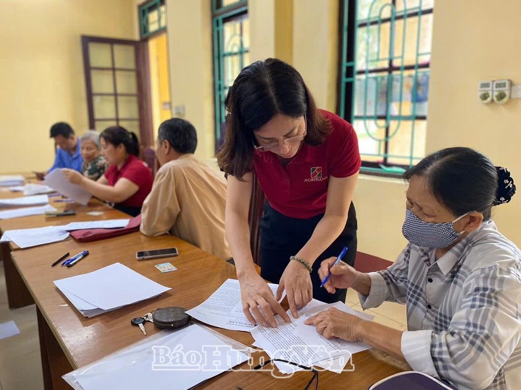 Các tổ chức tín dụng triển khai nhiều giải pháp hỗ trợ khách hàng bị thiệt hại do bão, lũ