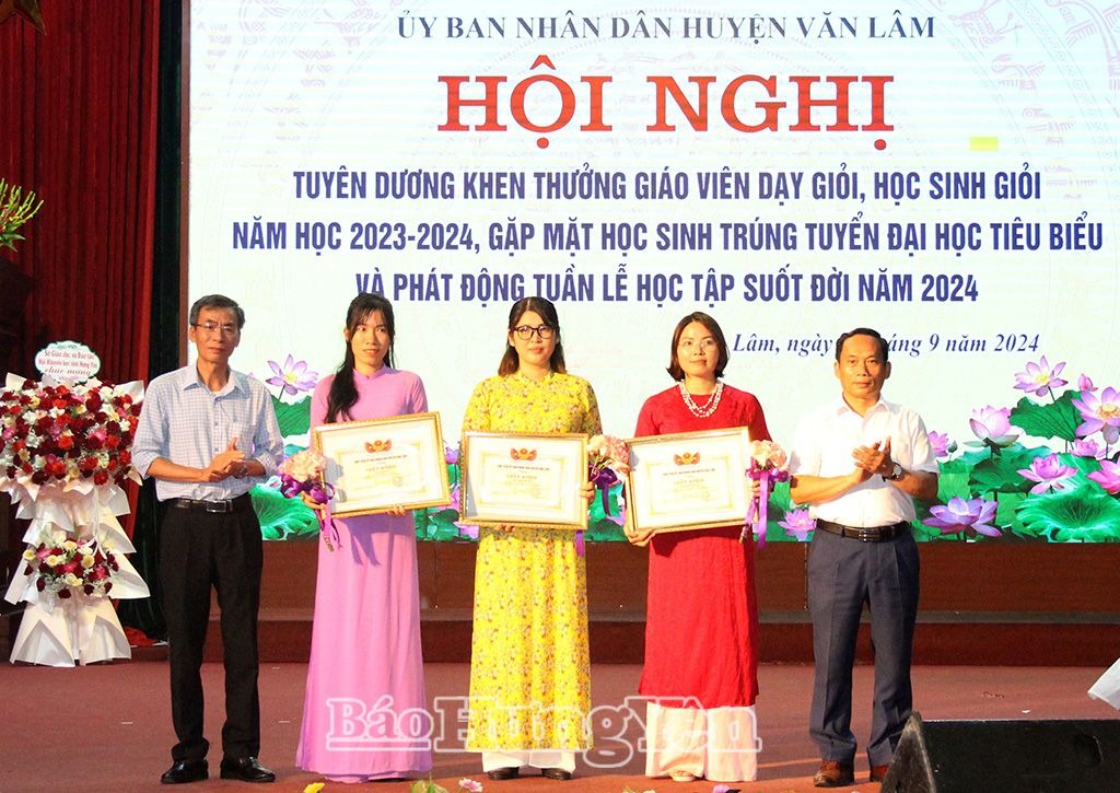 Tuyên dương, khen thưởng giáo viên dạy giỏi, học sinh giỏi năm học 2023-2024 và phát động Tuần lễ hưởng ứng học tập suốt đời năm 2024