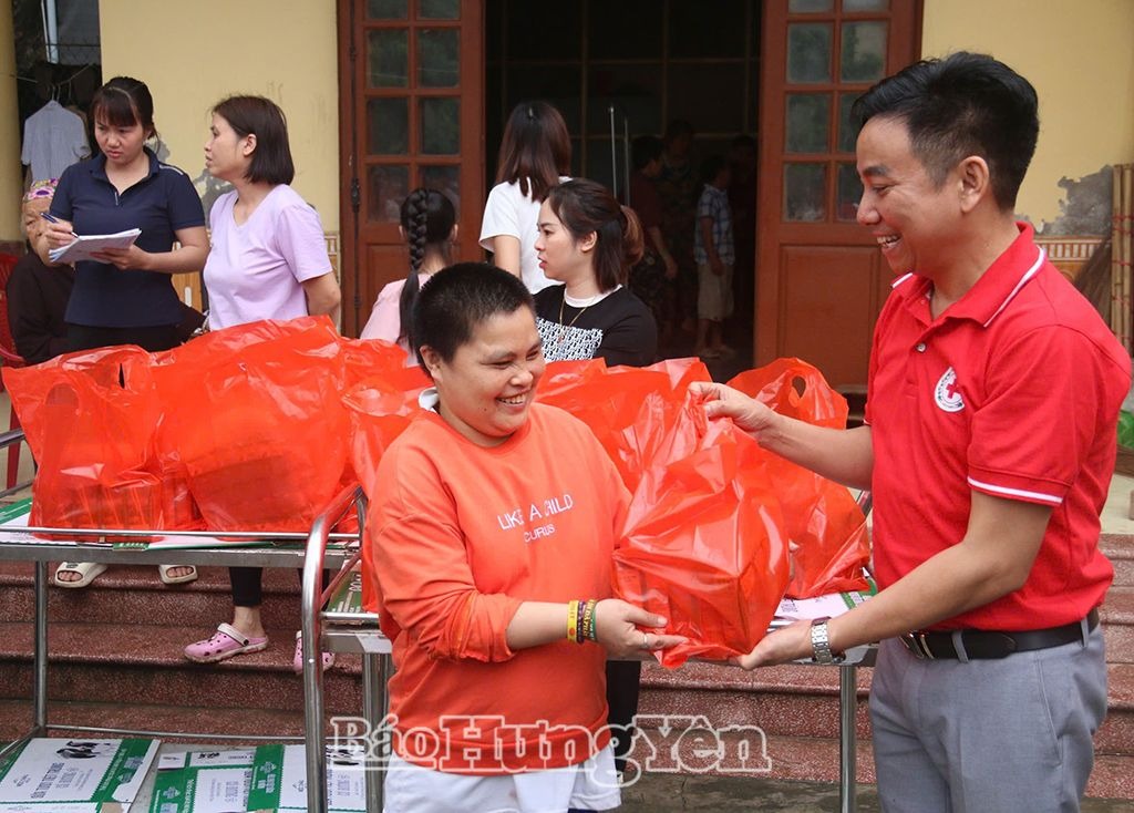 Tình nguyện viên chữ thập đỏ góp sức vì cộng đồng