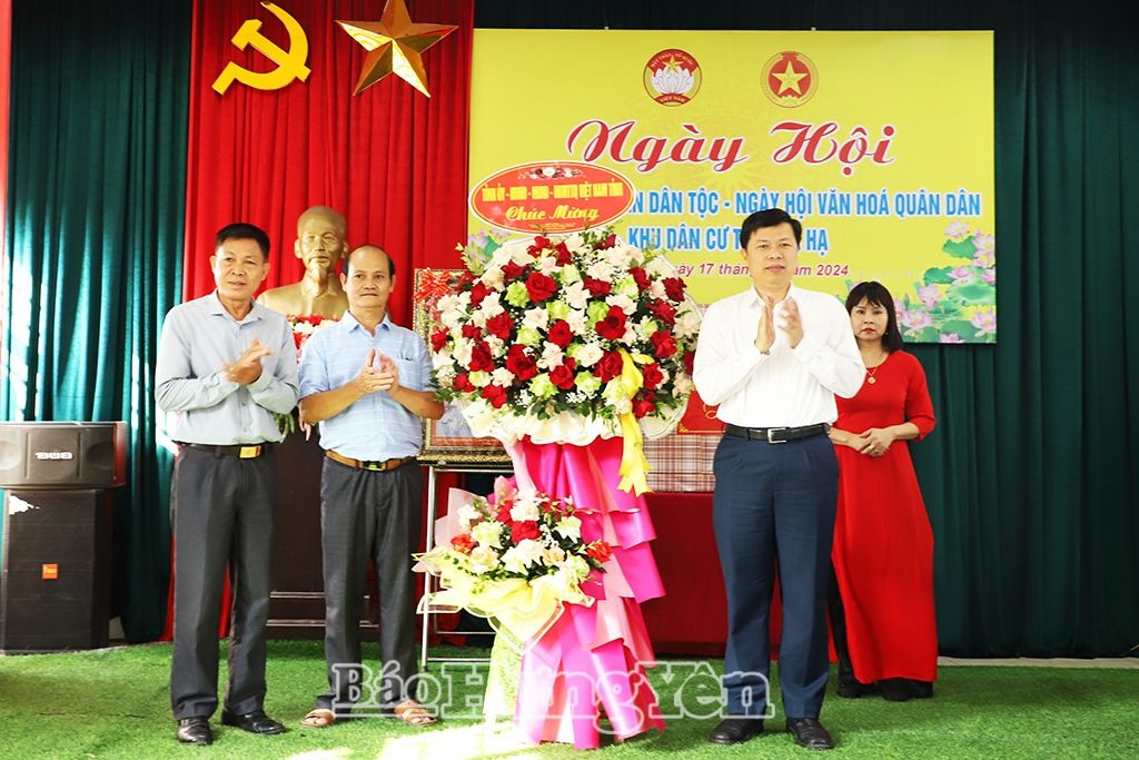 Khu dân cư Tạ Hạ tổ chức Ngày hội Đại đoàn kết toàn dân tộc - Ngày hội văn hóa quân dân