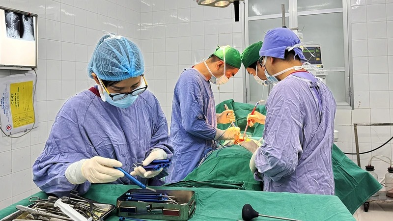 Từng bước giải quyết vướng mắc trong đấu thầu thuốc, vật tư y tế
