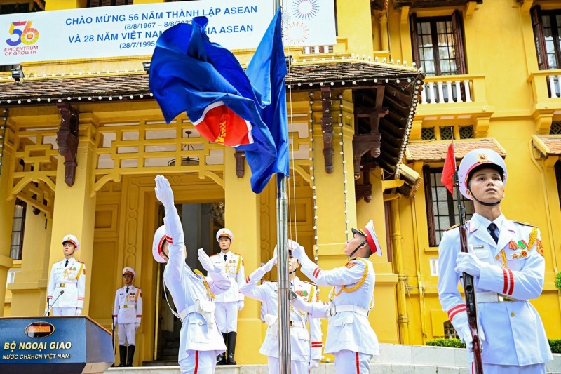 Cổ xúy “chọn bên”: Âm mưu, thủ đoạn của các thế lực thù địch, phản động, phần tử cơ hội chính trị nhằm chống phá đường lối đối ngoại của Đảng, Nhà nước ta hiện nay