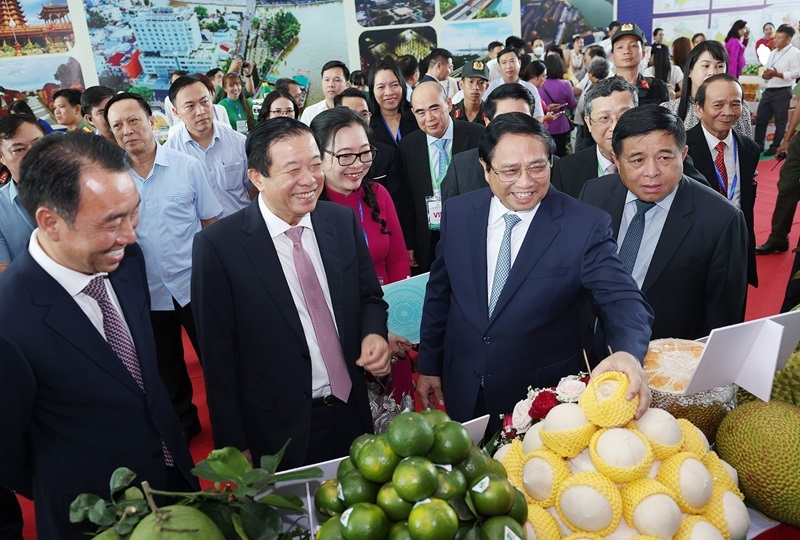 Thực hiện đồng bộ, hiệu quả các giải pháp khơi thông, thúc đẩy phát triển mạnh mẽ thị trường trong nước gắn với tăng cường quản lý thị trường