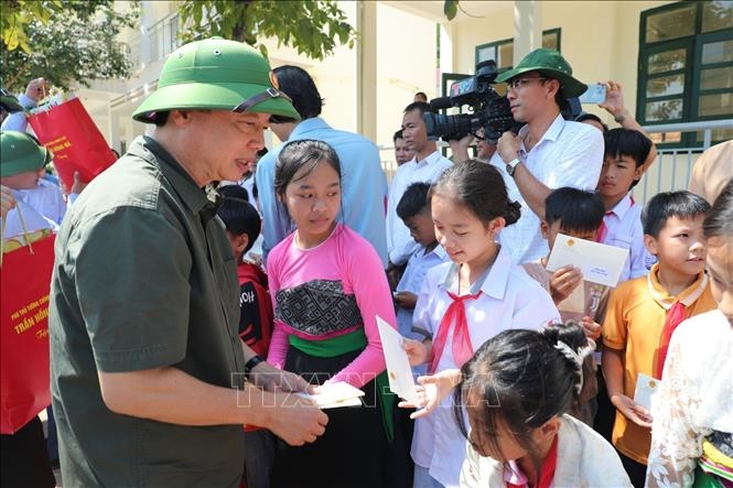 Phó Thủ tướng Trần Hồng Hà kiểm tra công tác khắc phục hậu quả mưa lũ tại Thanh Hóa