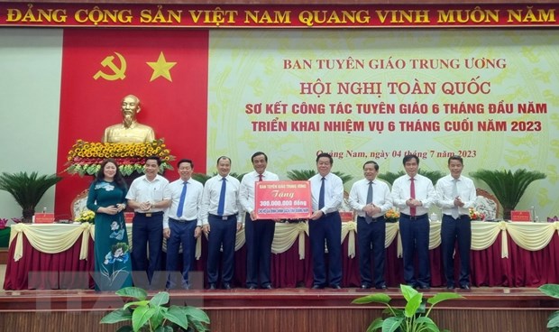 Bảo vệ nền tảng tư tưởng của Đảng, phản bác quan điểm thù địch