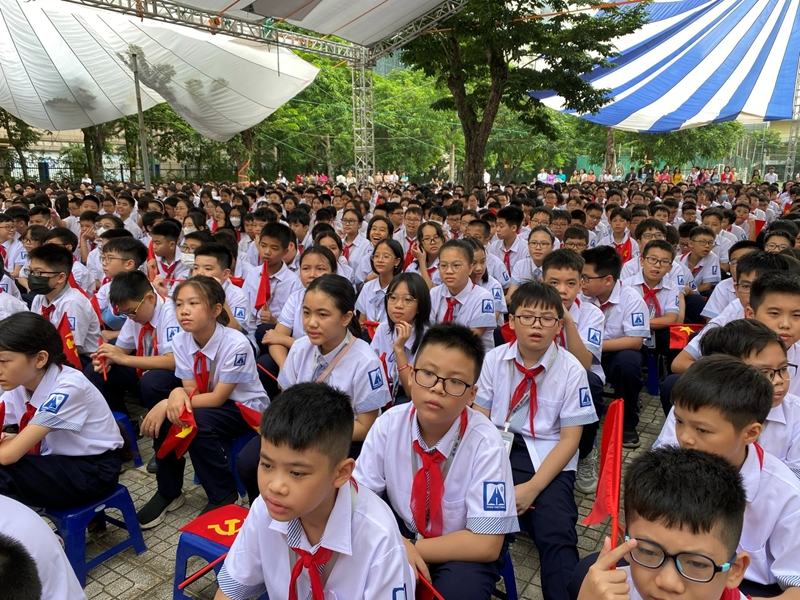 Khoảng 23 triệu học sinh cả nước bước vào năm học mới